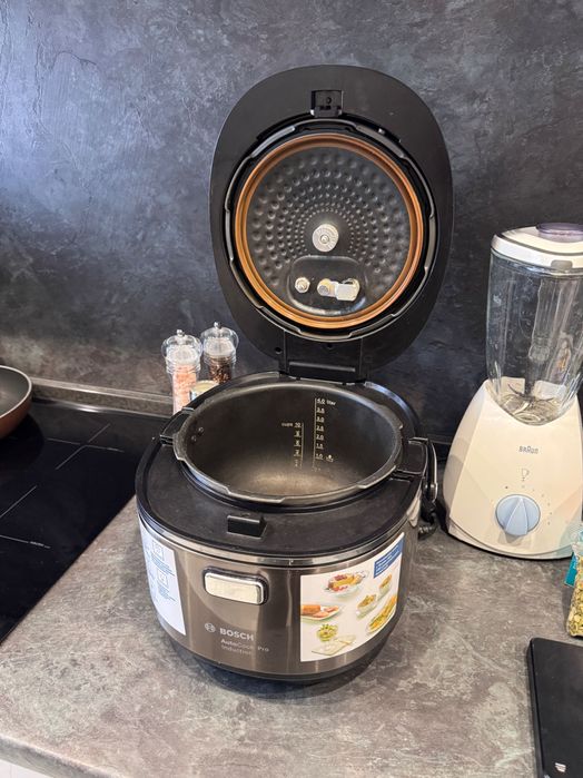 Мультиварка-скороварка AutoCook BOSCH MUC88B68RU індукційна