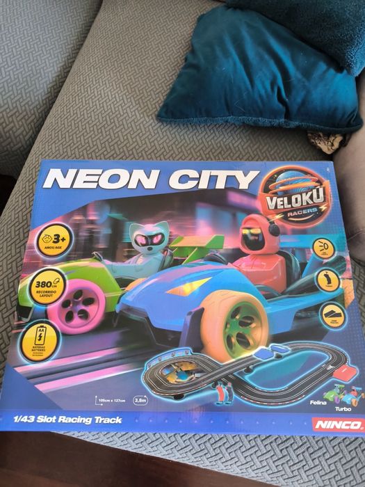 Pista carros néon city