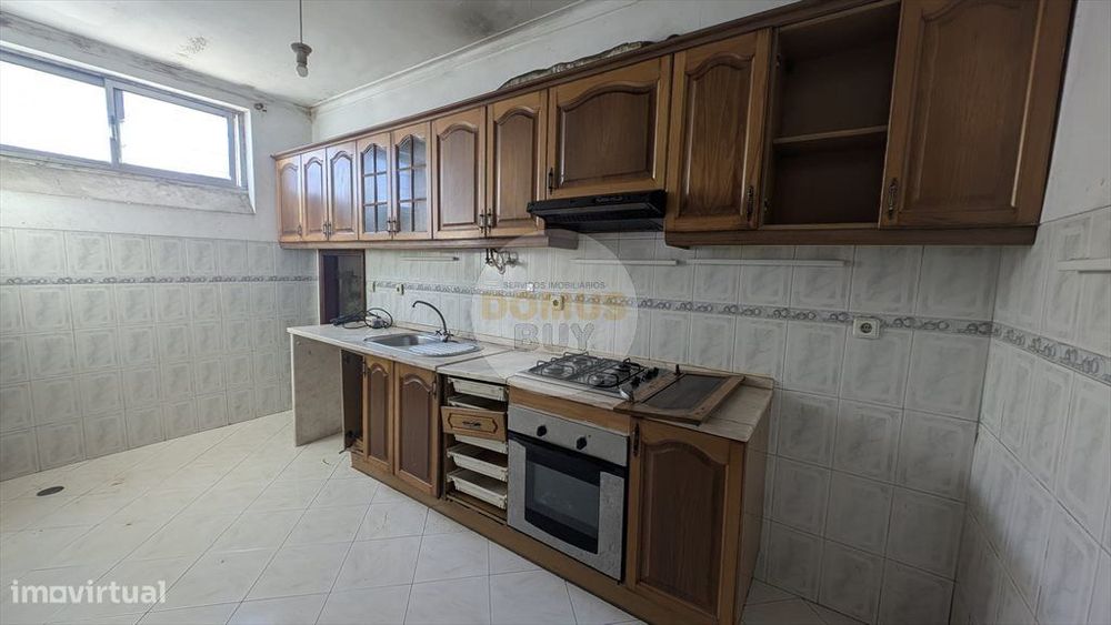 Apartamento T1 | Cave | Para Remodelação - Cruz De Pau