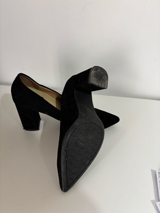 Sapato preto tacão medio