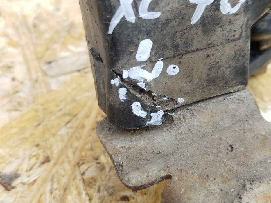 Volvo XC70 II 07-16 Датчик положения кузова задний левый 7G9N-5B738-AA