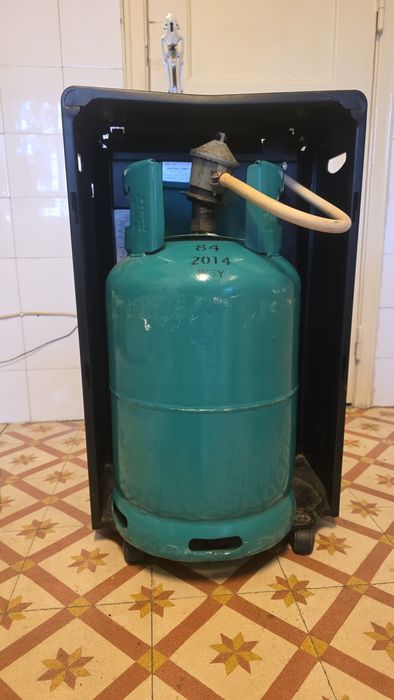 Aquecedor a Gás Galp com botija vazia