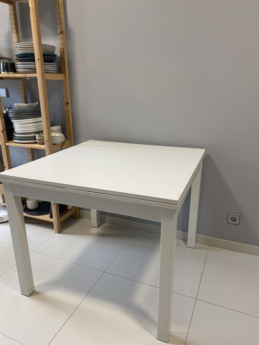 Mesa extensivel e 4 cadeiras