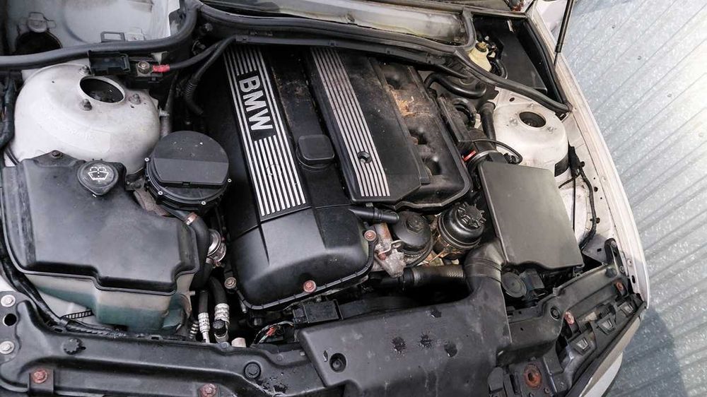 Silnik Słupek BMW E46 320i 2,2 E39 520i 2,2 M54 w aucie do odpalenia