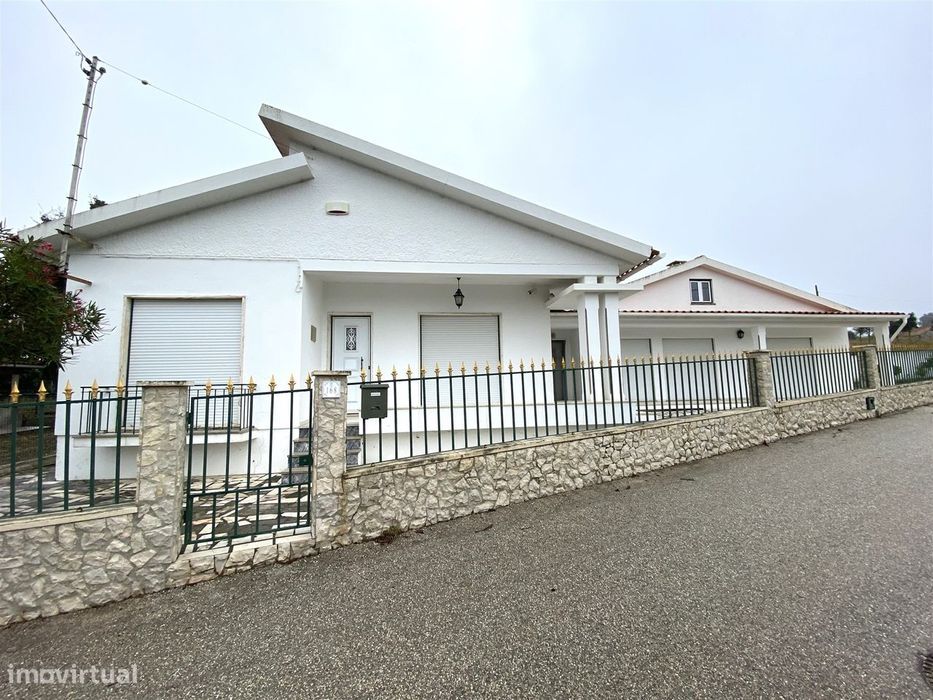 Moradia T5 / Ribeira de Baixo / Porto de Mós