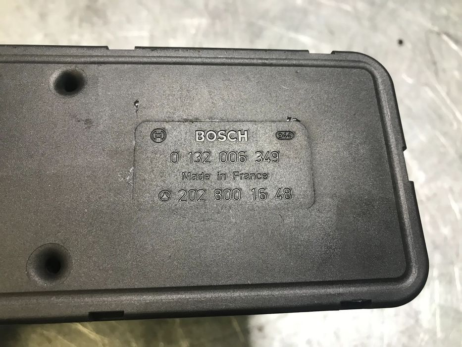 MOTOR VACUO / MODULO FECHO CENTRAL MERCEDES W202 C220 C200 0132006349