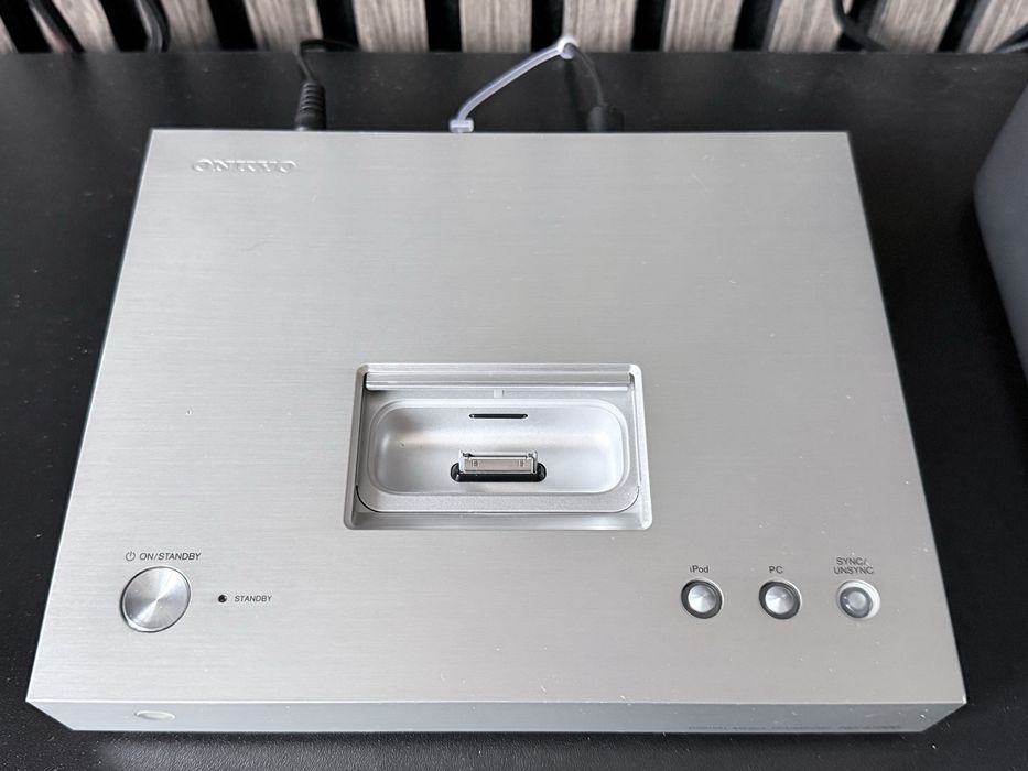 Onkyo ND-S1000 траспорт, док для IPOD та Iphone