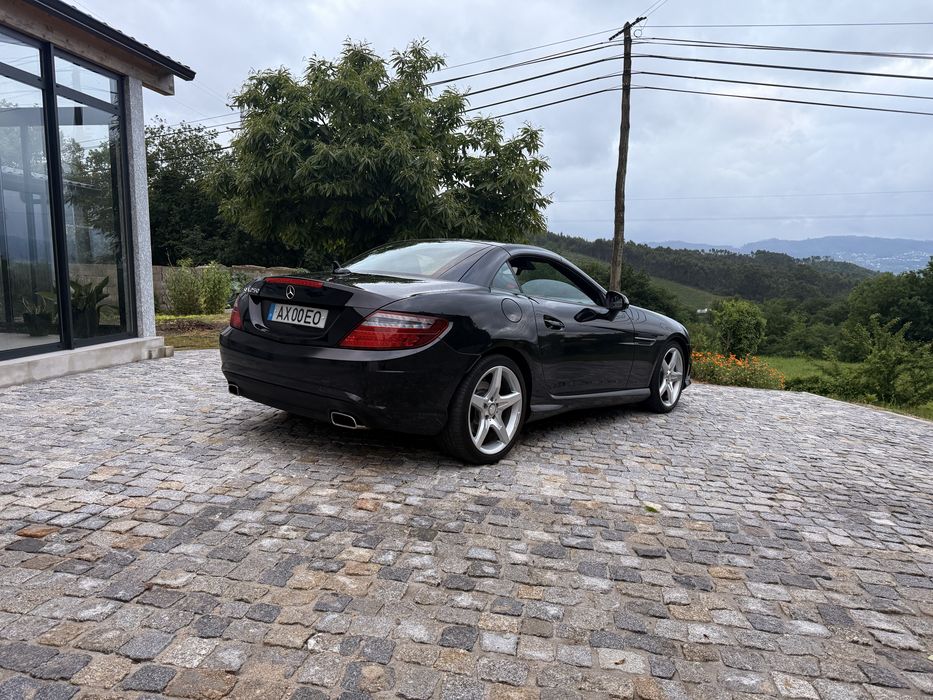 Mercedes SLK 250 AMG ( poderei aceitar retoma de moto ou carro)