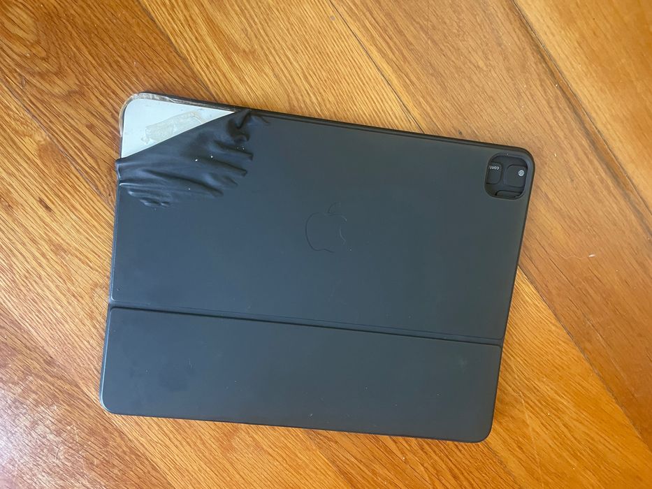 iPad Pro 12.9” 5.ª Geração (M1) 256GB + Apple Pencil 2 + Magic Keyboard