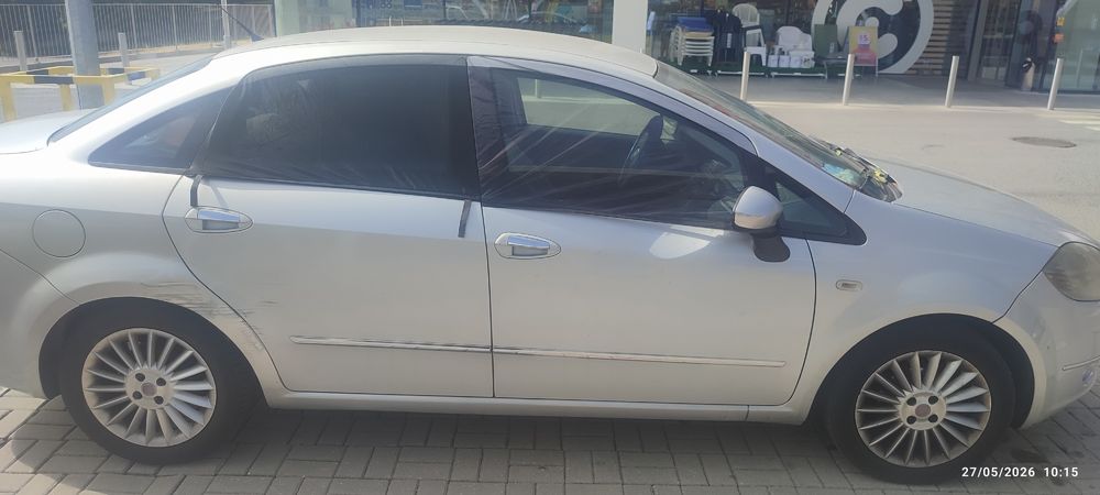 Vendo um carro Fiat lenia