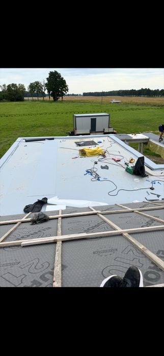 Kompleksowe wykończenia i remonty tarasów balkonów i dachów płaskich.