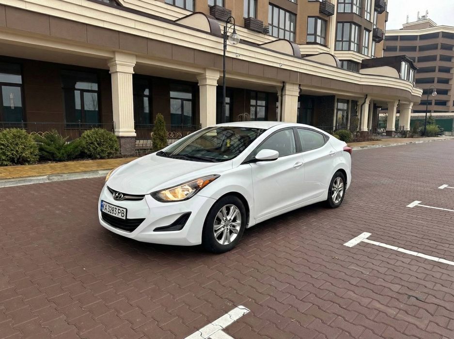 Hyundai Elantra 1.8 Бен/газ автомат 2015