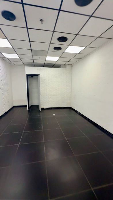 Без% Аренда торговой площади в ТЦ Олимпийский -1 этаж на выходе с метро, 36 м2, подсобка - View 5