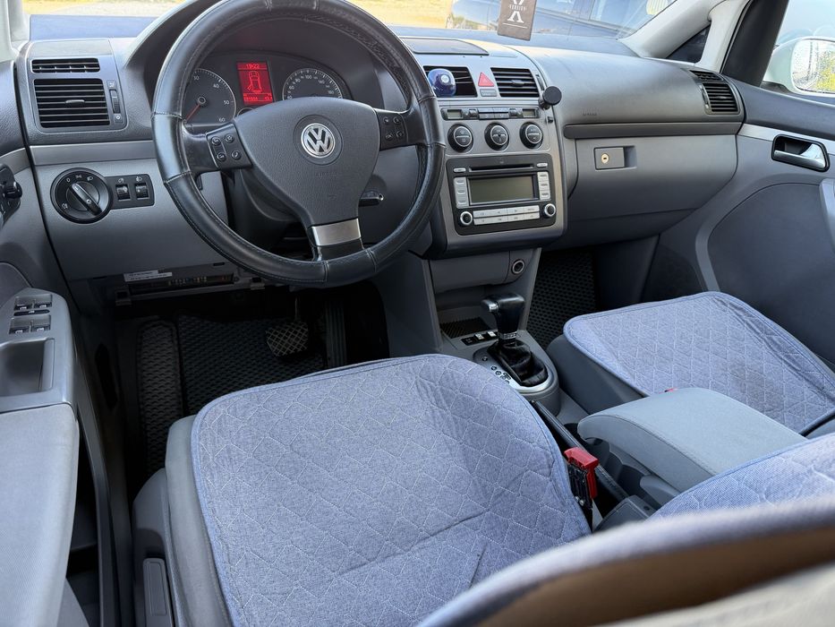 Volkswagen Touran ( Avtomat )