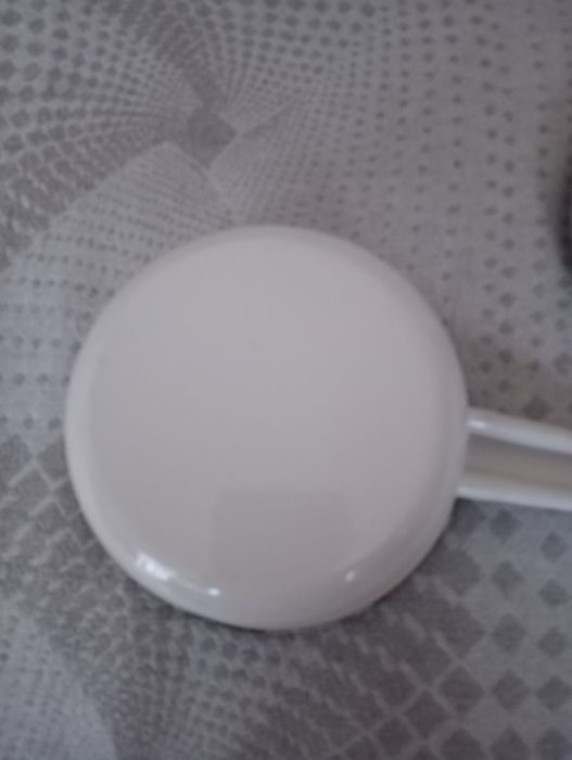 Garnuszek z pokrywką