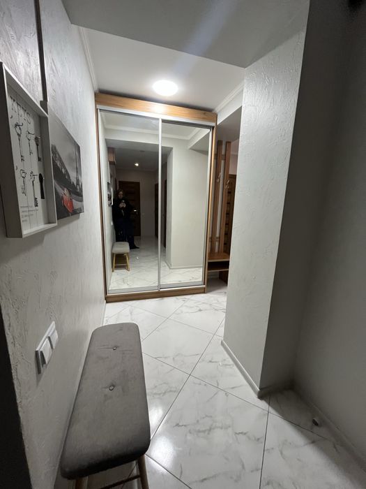 Продам трикімнатну квартиру. Буча.