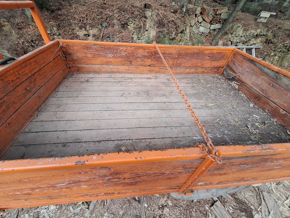 Vendo reboque para trator