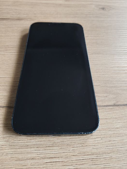 iPhone 13 czarny w dobrym stanie