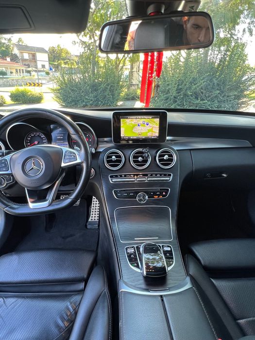Mercedes C AMG- com teto duplo de abrir