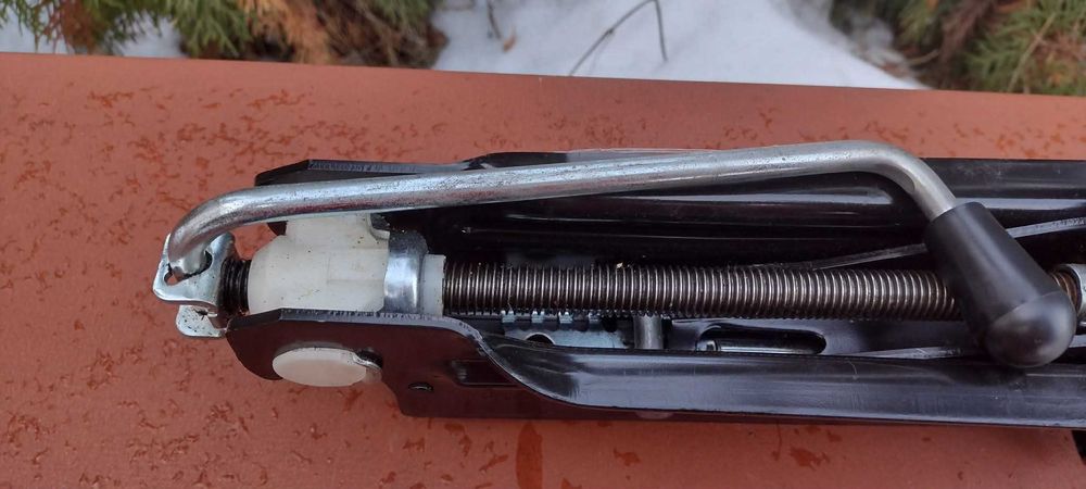 Lewarek podnośnik VW Skoda Audi Seat + klucz 17mm  ORYGINAŁ!!!