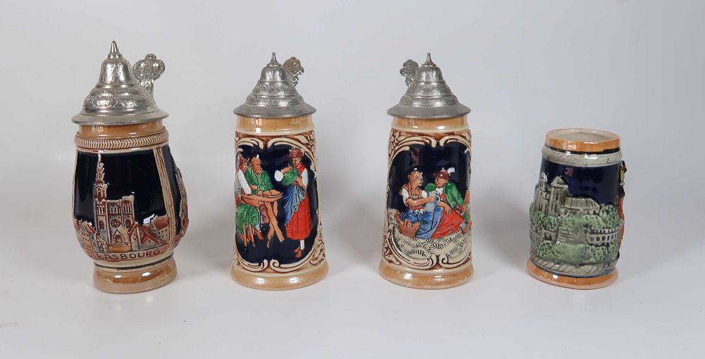 4 antigas canecas pequenas em porcelana da Alemanha