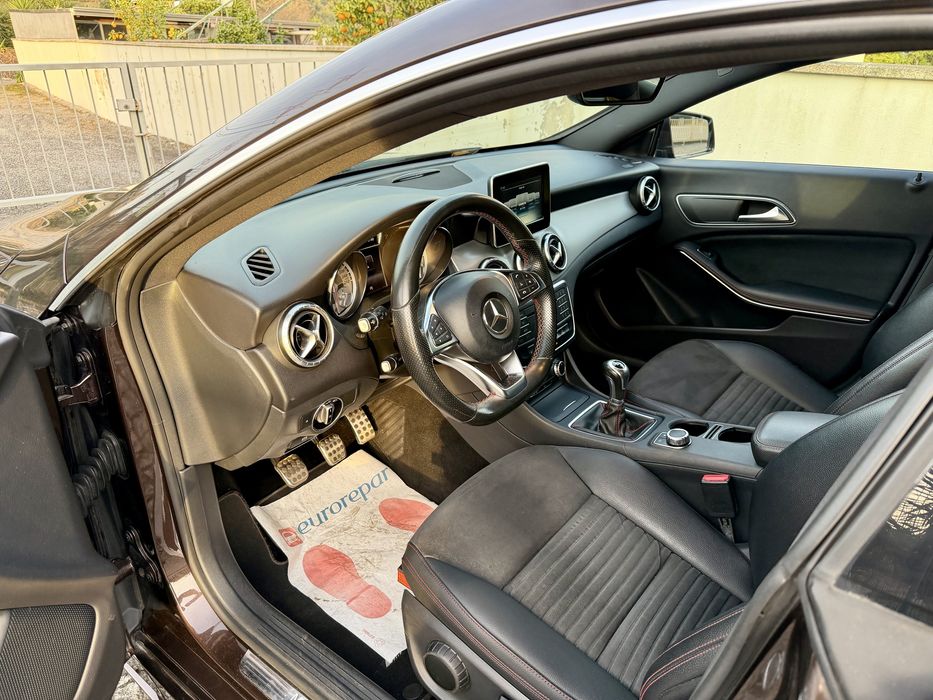 Mercedes-Benz CLA 200 AMG (Manual)