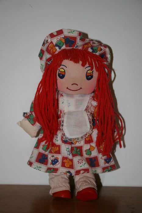 Peluche Boneca - 31 cm