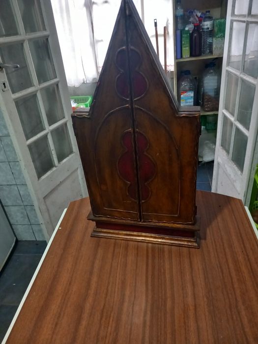 Oratório religioso antigo