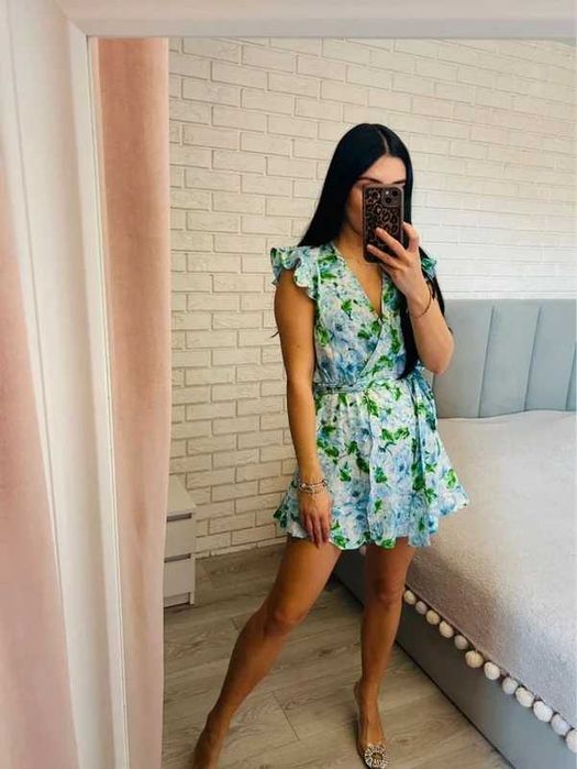 Nowa z metkami satynowa sukienka kopertowa Zara XS