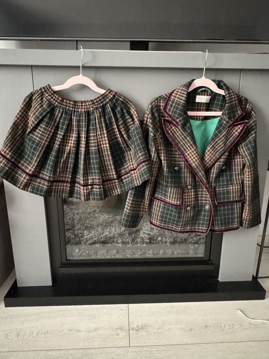 Костюм на дівчинку 6-7 р .122-134