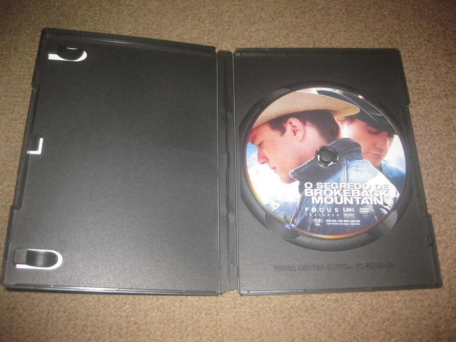DVD "O Segredo de Brokeback Mountain" com Heath Ledger