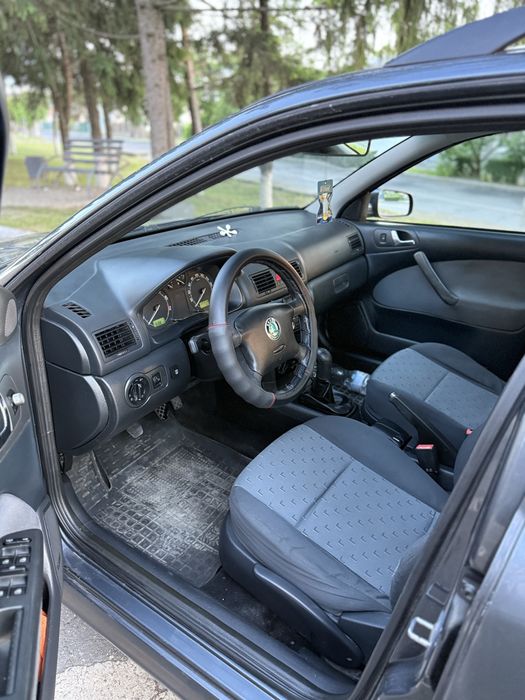 Skoda Octavia Tour 1.6 газ/бензин