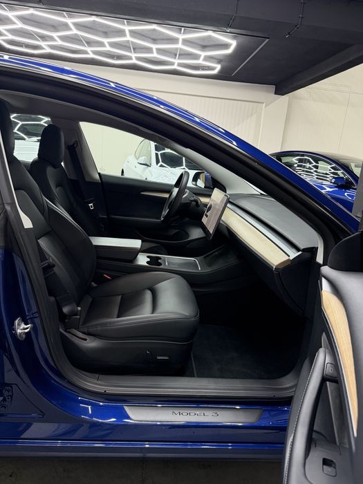 Tesla Model 3 SR plus