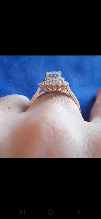 Pierscionek damski r.8