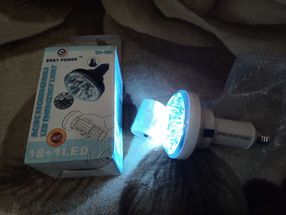 Фонарик ручной с универсальной зарядкой