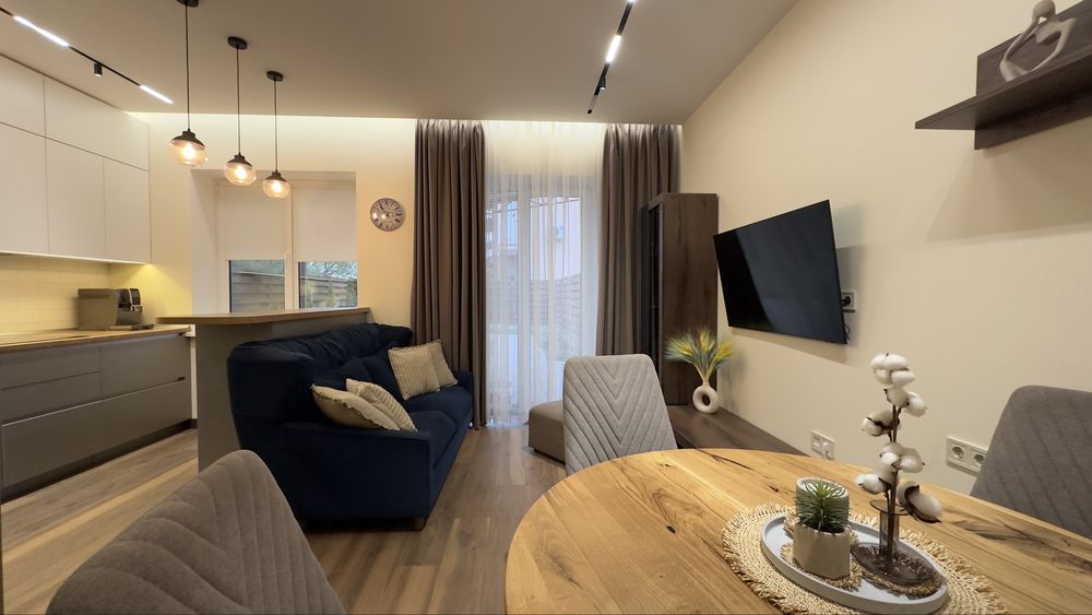 Продаж Таунхаусу з меблями та технікою поряд з озером