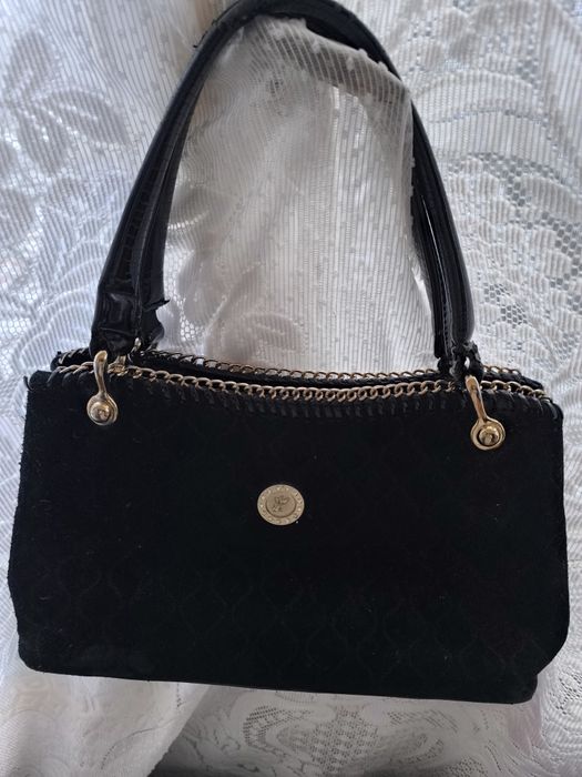 небольшая женская черная сумка  +женская обувь