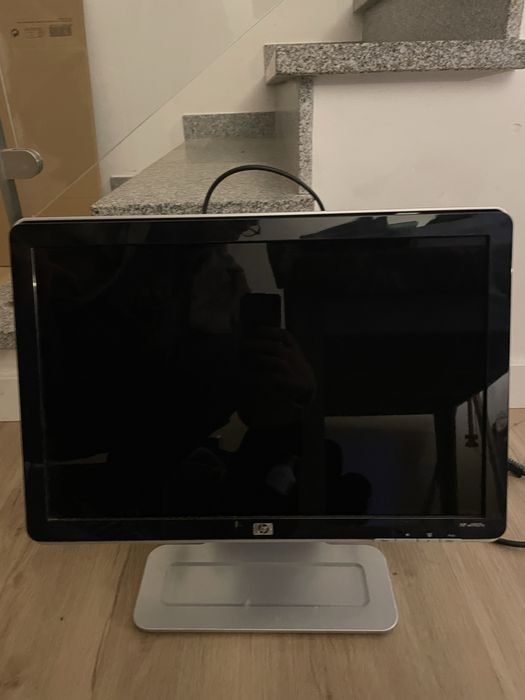 2 ecrãs HP 19” como novos