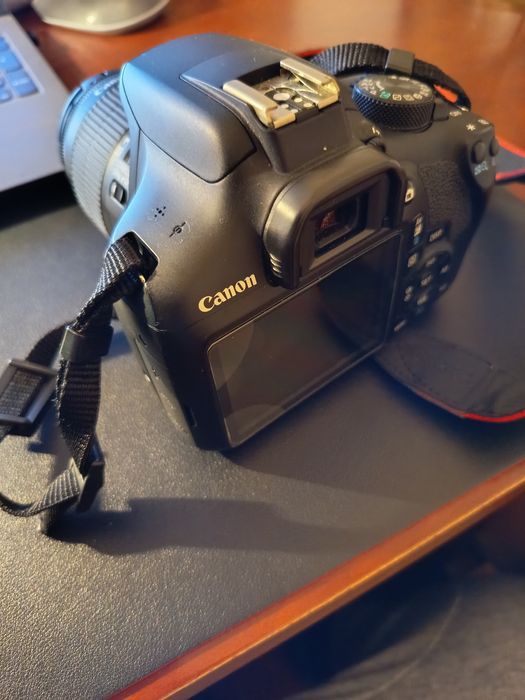 Canon EOS 1300 D