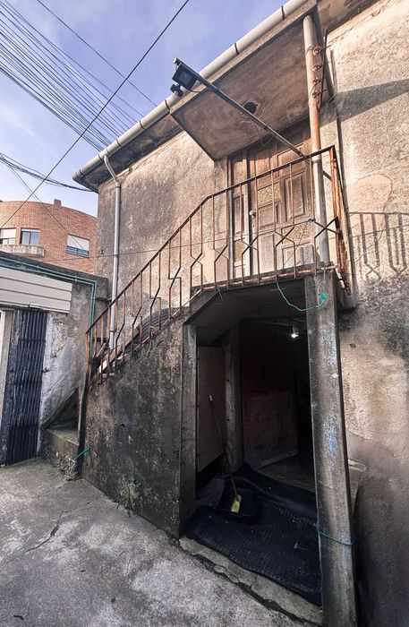 Moradia com 1.051 m² de terreno em Perafita – oportunidade para reabilitação ou reconstrução