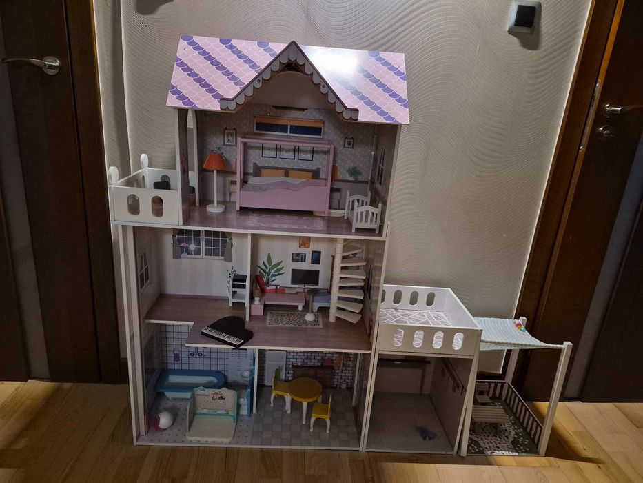 Duży domek dla lalek