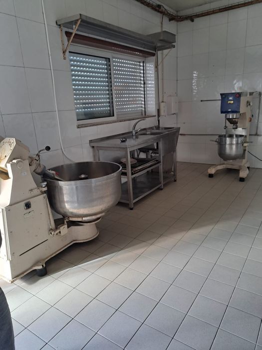 Estabecimento Comercial/Padaria com fabrico - Paços de Ferreira