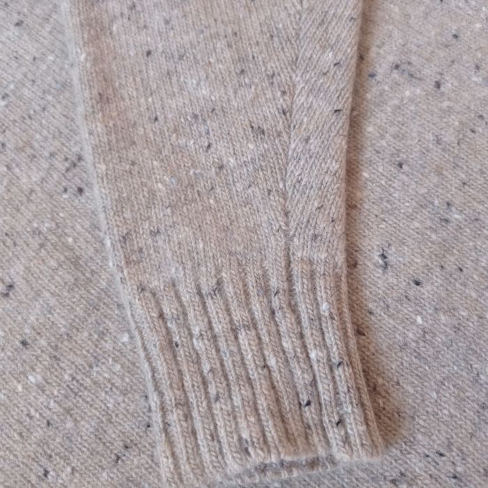 Светр  англійського бренду Alan Paine