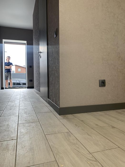 Плінтус мдф, алюмінієвий, пластик