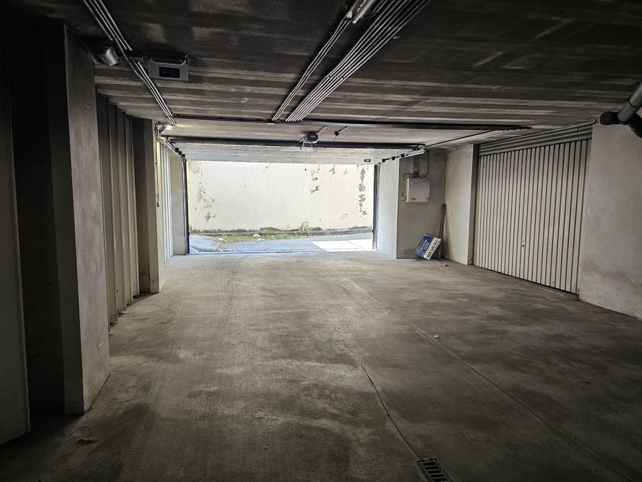 Garagem independente.
