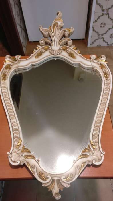 Espelho clássico antigo