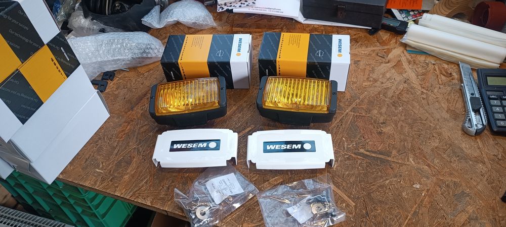 Fiat 126p 125p Polonez halogeny żółte z osłonami nowe 2 sztuki