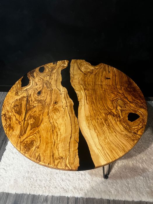 Stolik kawowy z drewna oliwnego i żywicy epoksydowej | Handmade | Loft