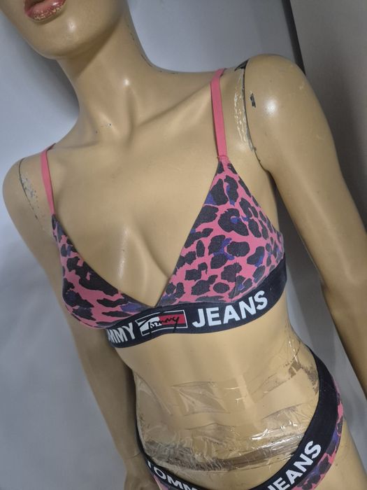 Komplet bielizny Tommy Jeans leopard – biustonosz M, stringi S, stan bdb