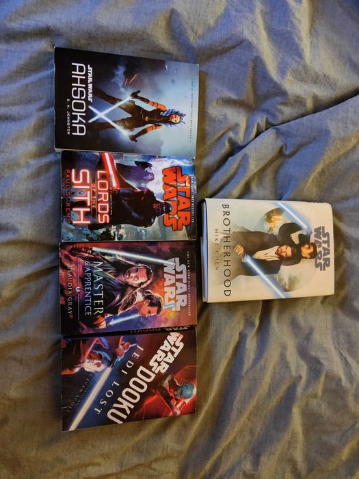 Livros Star wars em inglês (Brotherhood, Master and apprentice, etc)